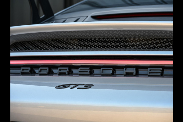 Porsche 911 4.0 GT3 | NL-Auto | Dealeronderhouden | Sport Chrono | Achterasbesturing | Race-Tex Hemelbekleding | 18 Wegs Verst. Stoelen | Camera | Hefsysteem Vooras |