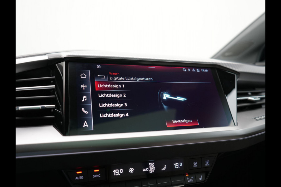 Audi Q4 e-tron 55 Quattro Advanced edition 82 kWh 340pk | Panodak | Adaptive Cruise | Head Up | Sonos Audio | Camera | Matrix LED | Stoelen & Stuur Verwarmd | Blis | Apple Carplay | Navigatie | DAB |