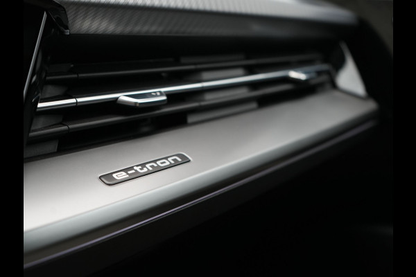 Audi Q4 e-tron 55 Quattro Advanced edition 82 kWh 340pk | Panodak | Adaptive Cruise | Head Up | Sonos Audio | Camera | Matrix LED | Stoelen & Stuur Verwarmd | Blis | Apple Carplay | Navigatie | DAB |