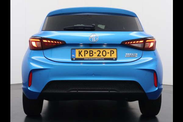 MG MG3 Hybrid+ 1.5 Hybrid+ Luxury VAN:22.900,- VOOR:19.330,- UW HERFSTVOORDEEL:3.570,-| ONDERHOUD GEHAD BIJ DEALER, DIRECT LEVERBAAR | 7 JAAR MG FABRIEKS GARANTIE TM 02-2032 | STOEL + STUURVERWARMING | 360 CAMERA | ADAP. CRUISE | DODE HOEK | KEYLESS | APPLE CARPLAY |