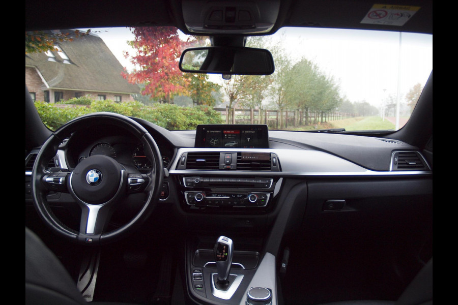 BMW 4 Serie Gran Coupé 420i High Executive | M-Pakket | Panoramadak | Trekhaak | NL-Auto |