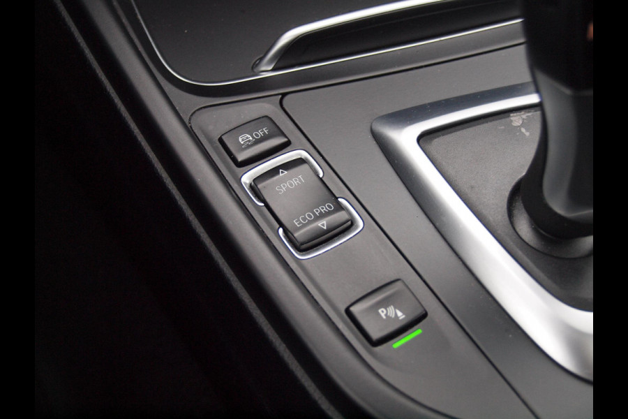 BMW 4 Serie Gran Coupé 420i High Executive | M-Pakket | Panoramadak | Trekhaak | NL-Auto |