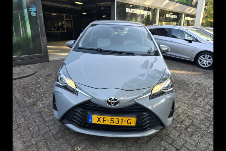 Toyota Yaris 1.5 VVT-i Active | 2E EIGENAAR | 3/6 OF 12 MND GARANTIE | CAMERA | AIRCO | NW APK |