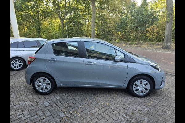 Toyota Yaris 1.5 VVT-i Active | 2E EIGENAAR | 3/6 OF 12 MND GARANTIE | CAMERA | AIRCO | NW APK |