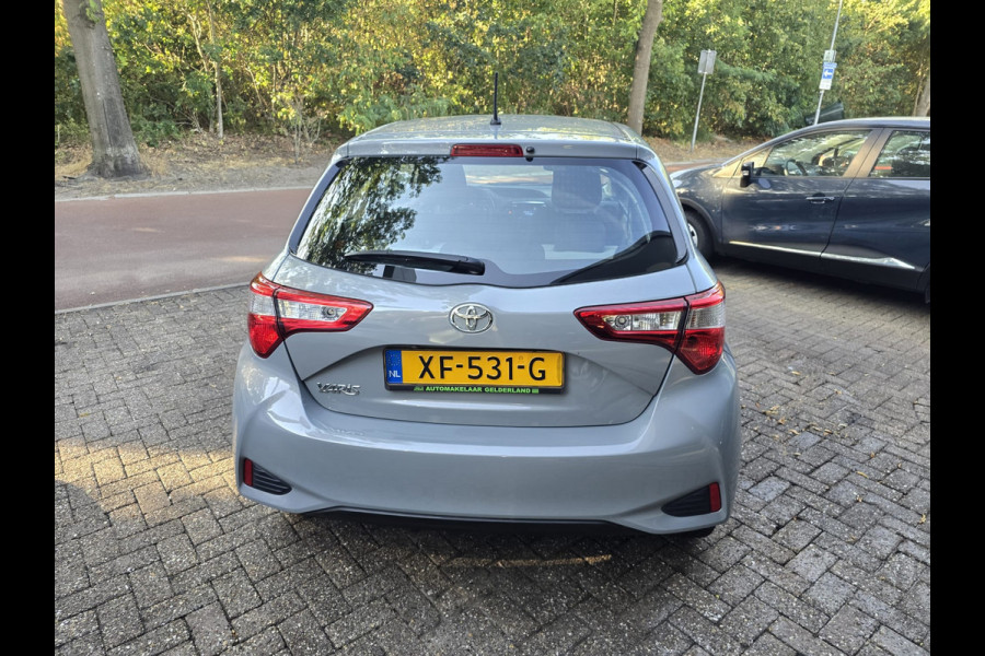 Toyota Yaris 1.5 VVT-i Active | 2E EIGENAAR | 3/6 OF 12 MND GARANTIE | CAMERA | AIRCO | NW APK |