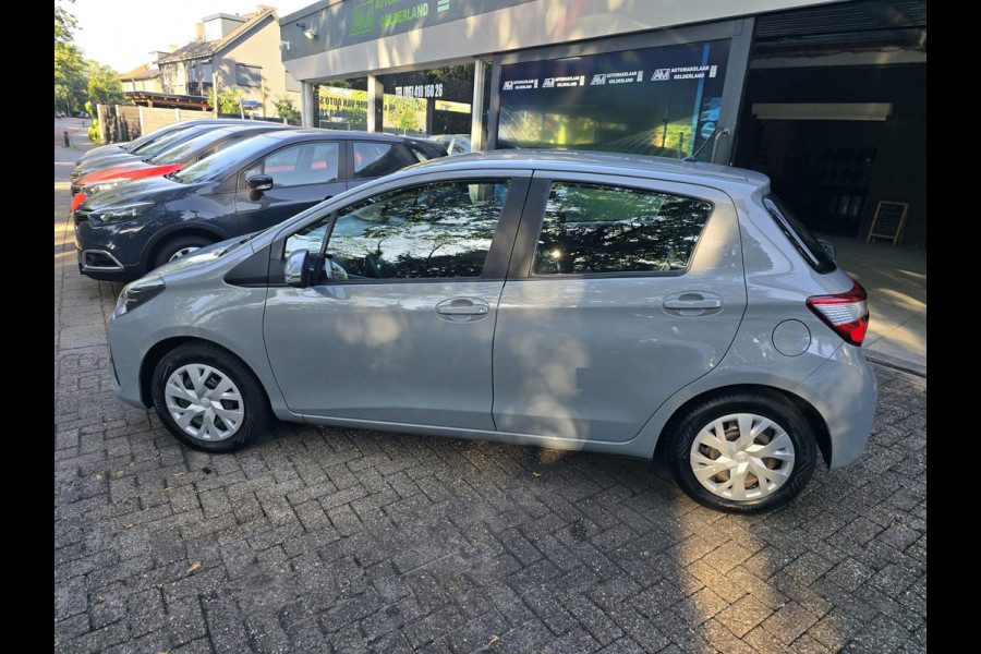 Toyota Yaris 1.5 VVT-i Active | 2E EIGENAAR | 3/6 OF 12 MND GARANTIE | CAMERA | AIRCO | NW APK |