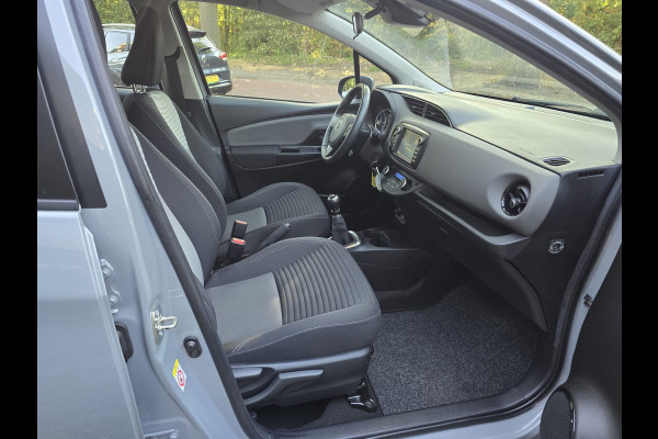 Toyota Yaris 1.5 VVT-i Active | 2E EIGENAAR | 3/6 OF 12 MND GARANTIE | CAMERA | AIRCO | NW APK |