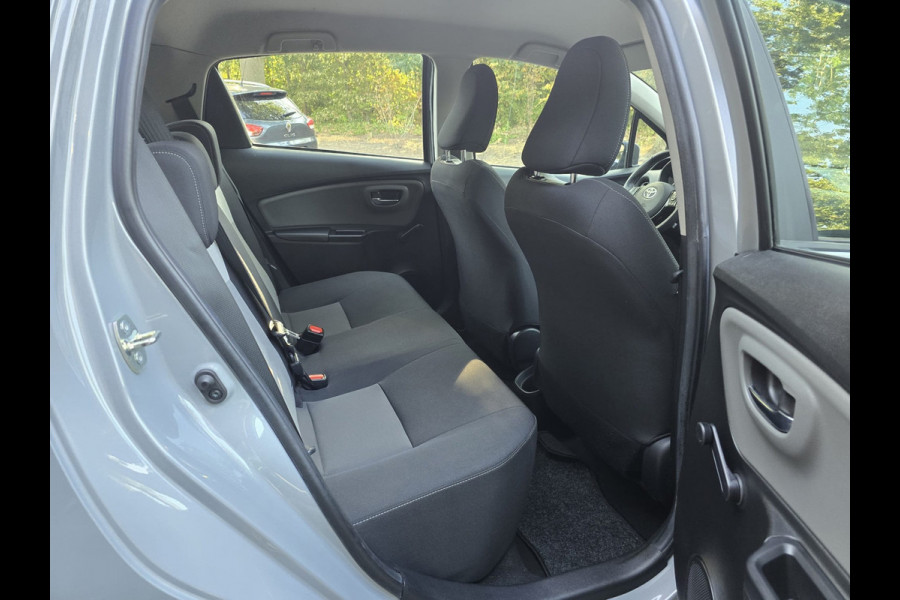 Toyota Yaris 1.5 VVT-i Active | 2E EIGENAAR | 3/6 OF 12 MND GARANTIE | CAMERA | AIRCO | NW APK |