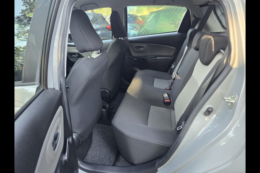 Toyota Yaris 1.5 VVT-i Active | 2E EIGENAAR | 3/6 OF 12 MND GARANTIE | CAMERA | AIRCO | NW APK |