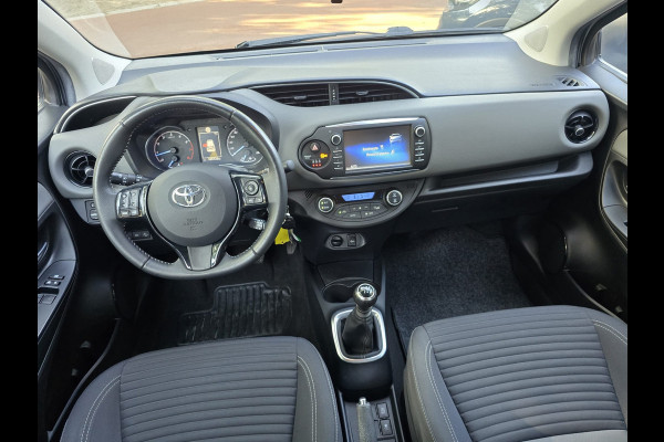 Toyota Yaris 1.5 VVT-i Active | 2E EIGENAAR | 3/6 OF 12 MND GARANTIE | CAMERA | AIRCO | NW APK |