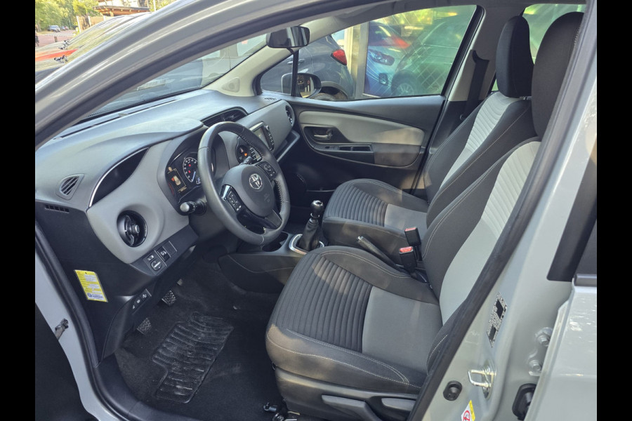 Toyota Yaris 1.5 VVT-i Active | 2E EIGENAAR | 3/6 OF 12 MND GARANTIE | CAMERA | AIRCO | NW APK |