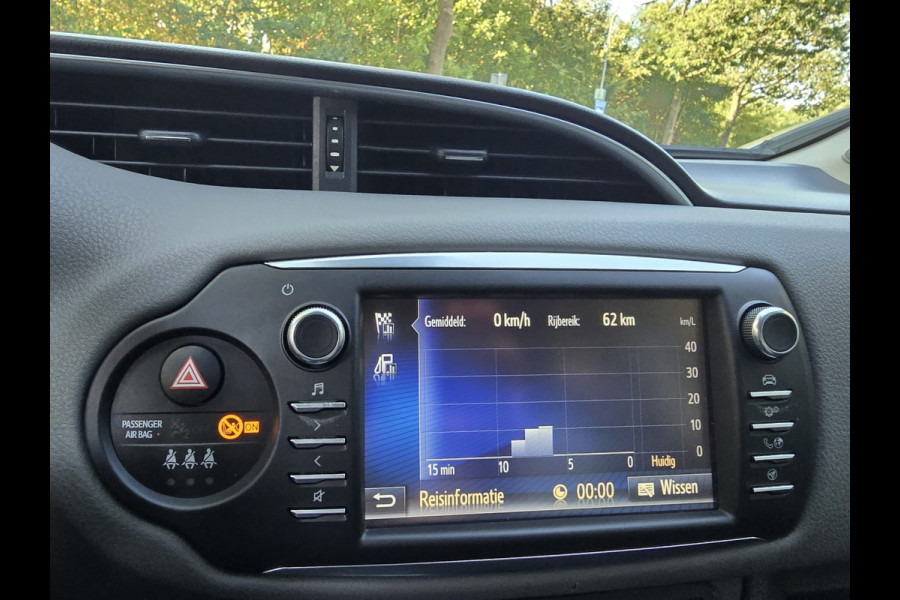 Toyota Yaris 1.5 VVT-i Active | 2E EIGENAAR | 3/6 OF 12 MND GARANTIE | CAMERA | AIRCO | NW APK |