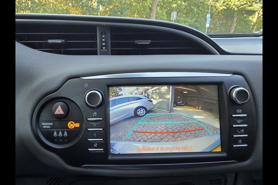 Toyota Yaris 1.5 VVT-i Active | 2E EIGENAAR | 3/6 OF 12 MND GARANTIE | CAMERA | AIRCO | NW APK |