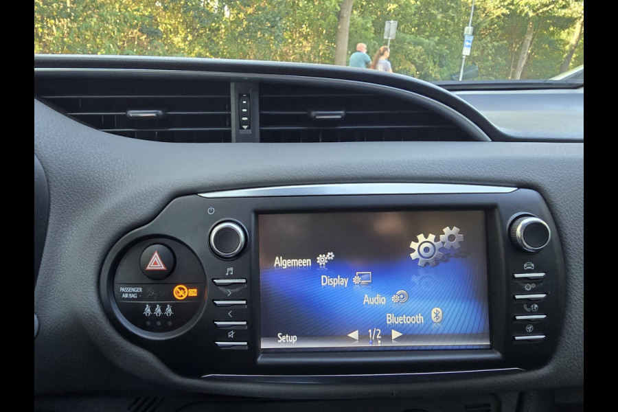 Toyota Yaris 1.5 VVT-i Active | 2E EIGENAAR | 3/6 OF 12 MND GARANTIE | CAMERA | AIRCO | NW APK |
