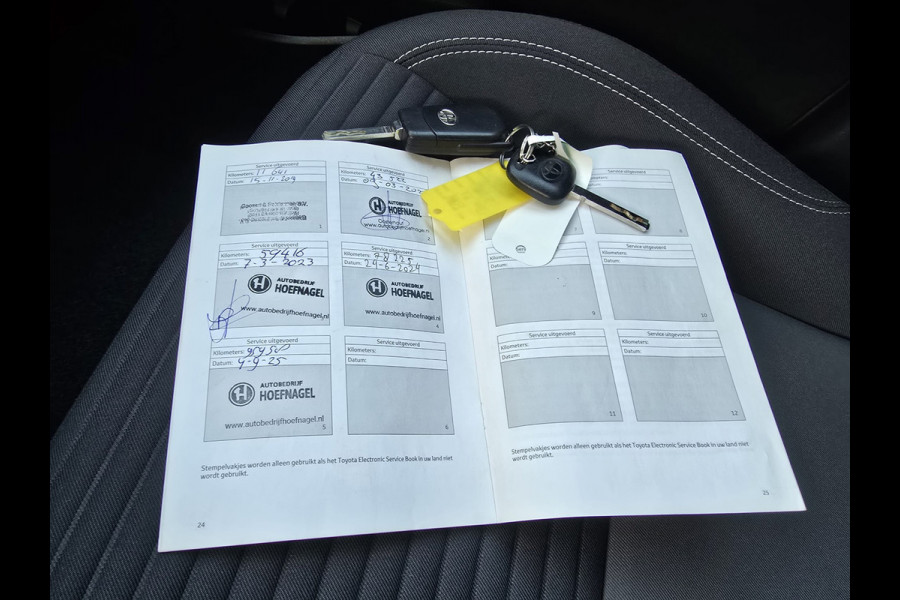 Toyota Yaris 1.5 VVT-i Active | 2E EIGENAAR | 3/6 OF 12 MND GARANTIE | CAMERA | AIRCO | NW APK |