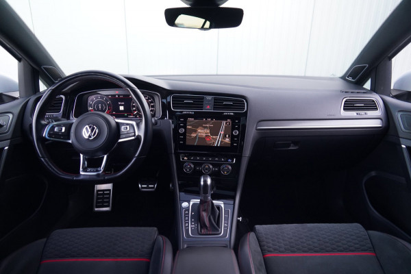 Volkswagen Golf 2.0 TSI GTI Performance / Pano / Dealeronderhouden / Dynaudio / Bearlock / White Silver Metallic