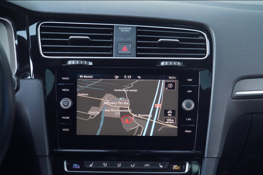 Volkswagen Golf 2.0 TSI GTI Performance / Pano / Dealeronderhouden / Dynaudio / Bearlock / White Silver Metallic