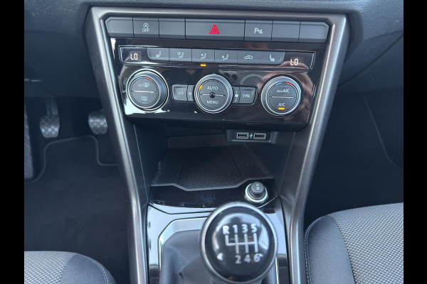 Volkswagen T-Roc 1.0 TSI Style | Clima | Stoelverw | Parksensors V+A | Navi | 16"Velg | Apple / Android