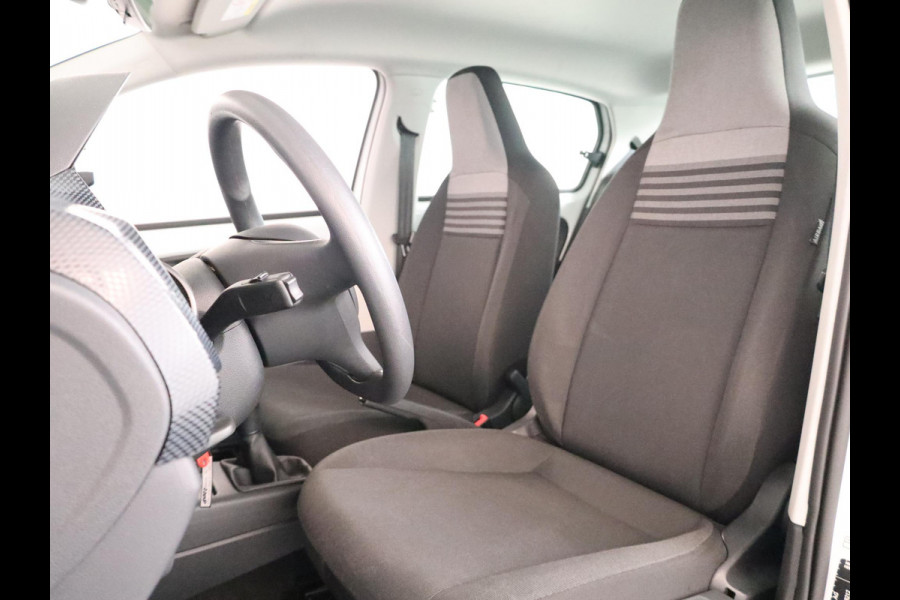 Volkswagen up! 1.0 65 pk | Navigatie via App | Airco | Parkeersensoren achter | Achteruitrijcamera | Cruise control |