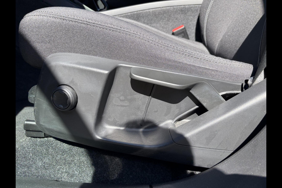 Volvo XC40 Core Recharge Pure Electric 2WD SOH 95%| VOLVO ONDERHOUDEN| RIJKLAARPRIJS INCL. 12 MND BOVAG GARANTIE| WARMTEPOMP| STOEL + STUURVERWARMING