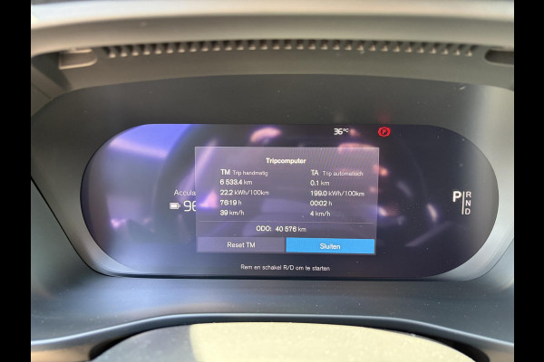 Volvo XC40 Core Recharge Pure Electric 2WD SOH 95%| VOLVO ONDERHOUDEN| RIJKLAARPRIJS INCL. 12 MND BOVAG GARANTIE| WARMTEPOMP| STOEL + STUURVERWARMING