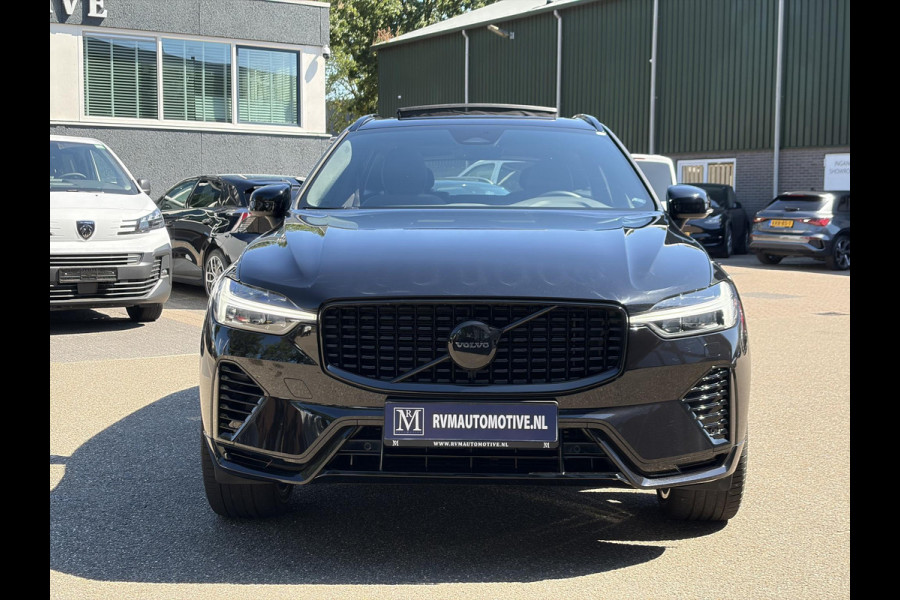 Volvo XC60 2.0 T6 Plug-in hybrid AWD Plus Black Edition EL. TREKHAAK | DEALER ONDERHOUDEN | STOEL VERWARMING VOOR EN ACHTER | PANORAMA DAK | 360 GRADEN CAMERA | ELEK. STOELEN MET GEHEUGEN | 12 MAANDEN BOVAG GARANTIE