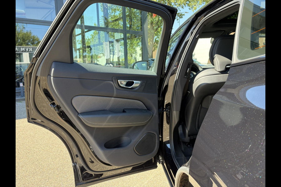 Volvo XC60 2.0 T6 Plug-in hybrid AWD Plus Black Edition EL. TREKHAAK | DEALER ONDERHOUDEN | STOEL VERWARMING VOOR EN ACHTER | PANORAMA DAK | 360 GRADEN CAMERA | ELEK. STOELEN MET GEHEUGEN | 12 MAANDEN BOVAG GARANTIE