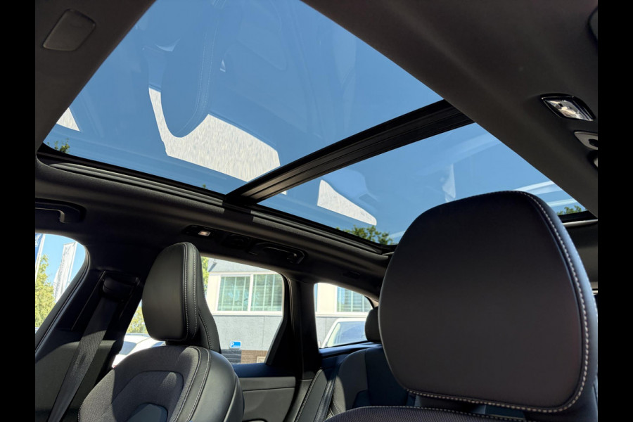 Volvo XC60 2.0 T6 Plug-in hybrid AWD Plus Black Edition EL. TREKHAAK | DEALER ONDERHOUDEN | STOEL VERWARMING VOOR EN ACHTER | PANORAMA DAK | 360 GRADEN CAMERA | ELEK. STOELEN MET GEHEUGEN | 12 MAANDEN BOVAG GARANTIE