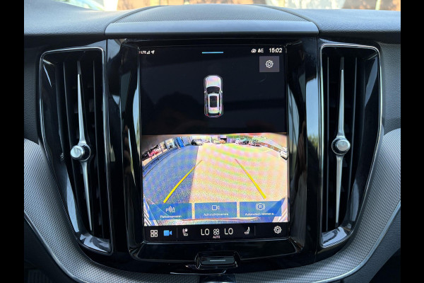 Volvo XC60 2.0 T6 Plug-in hybrid AWD Plus Black Edition EL. TREKHAAK | DEALER ONDERHOUDEN | STOEL VERWARMING VOOR EN ACHTER | PANORAMA DAK | 360 GRADEN CAMERA | ELEK. STOELEN MET GEHEUGEN | 12 MAANDEN BOVAG GARANTIE