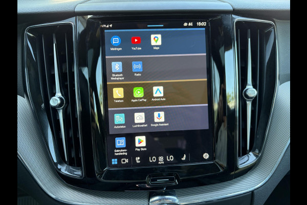 Volvo XC60 2.0 T6 Plug-in hybrid AWD Plus Black Edition EL. TREKHAAK | DEALER ONDERHOUDEN | STOEL VERWARMING VOOR EN ACHTER | PANORAMA DAK | 360 GRADEN CAMERA | ELEK. STOELEN MET GEHEUGEN | 12 MAANDEN BOVAG GARANTIE
