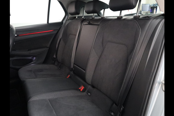 Volkswagen Golf 1.5 eHybrid Style Edition 204 pk Automaat (DSG) | Private lease vanaf €610| Navigatie via App | Parkeersensoren (Park assist) | Achteruitrijcamera | Adaptieve cruise control | Autom. airco (3 zones) |