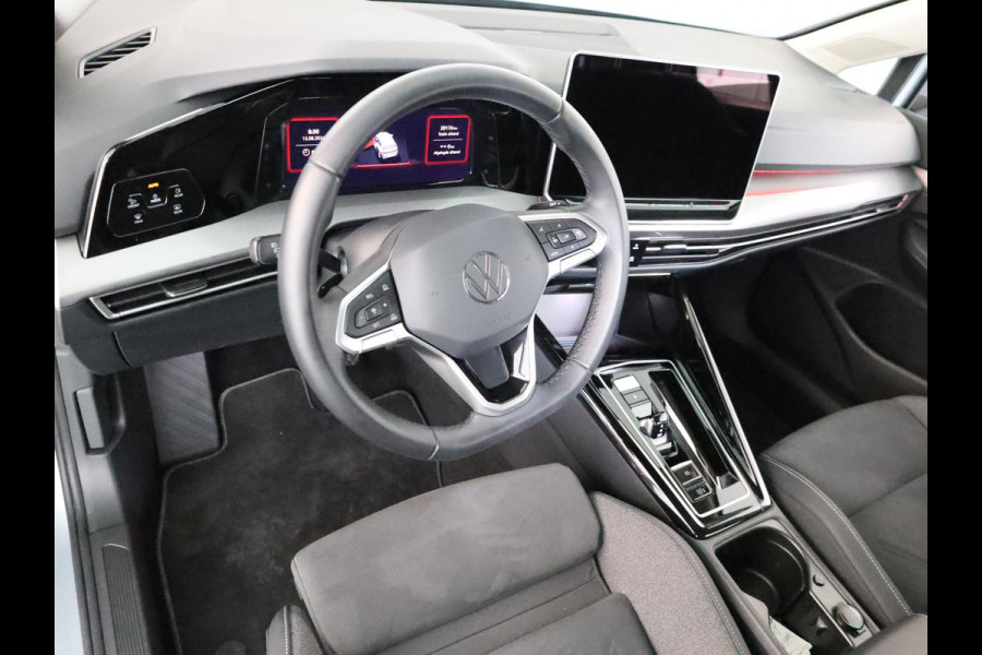 Volkswagen Golf 1.5 eHybrid Style Edition 204 pk Automaat (DSG) | Private lease vanaf €610| Navigatie via App | Parkeersensoren (Park assist) | Achteruitrijcamera | Adaptieve cruise control | Autom. airco (3 zones) |