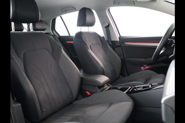 Volkswagen Golf 1.5 eHybrid Style Edition 204 pk Automaat (DSG) | Private lease vanaf €610| Navigatie via App | Parkeersensoren (Park assist) | Achteruitrijcamera | Adaptieve cruise control | Autom. airco (3 zones) |