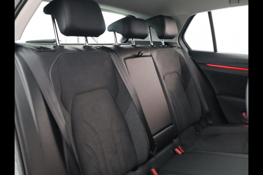 Volkswagen Golf 1.5 eHybrid Style Edition 204 pk Automaat (DSG) | Private lease vanaf €610| Navigatie via App | Parkeersensoren (Park assist) | Achteruitrijcamera | Adaptieve cruise control | Autom. airco (3 zones) |