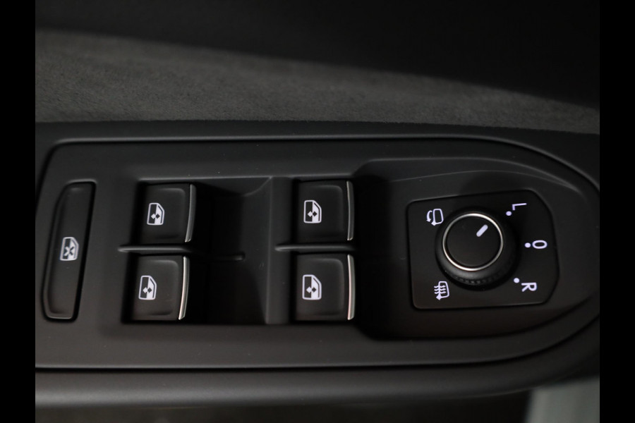 Volkswagen Golf 1.5 eHybrid Style Edition 204 pk Automaat (DSG) | Private lease vanaf €610| Navigatie via App | Parkeersensoren (Park assist) | Achteruitrijcamera | Adaptieve cruise control | Autom. airco (3 zones) |