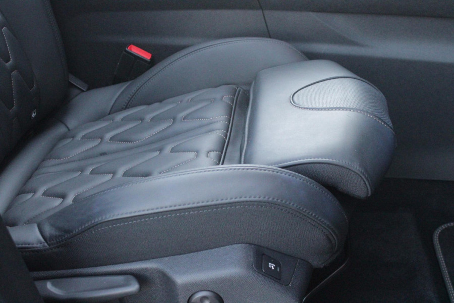 Peugeot 3008 1.2 130PK AUTOMAAT GT LINE | PANORAMA SCHUIF/KANTEL DAK | TREKHAAK | LEDEREN BEKLEDING | ELETRISCH BEDIENBARE BESTUURDERSSTOEL MET GEHEUGENFUNCTIE | MASSAGE STOELEN | FULL LED KOPLAMPEN | ELEKTRISCH BEDIENBARE ACHTERKLEP | ALL SEASON BANDEN | APPLE CARPLAY/ANDROID AUTO | NAVIGATIE | CLIMATE CONTROL | DODEHOEK DETECTIE | ADAPTIVE CRUISE CONTROL | KEYLESS ENTRY/START | STOEL VERWARMING |