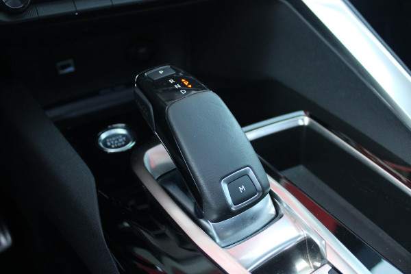 Peugeot 3008 1.2 130PK AUTOMAAT GT LINE | PANORAMA SCHUIF/KANTEL DAK | TREKHAAK | LEDEREN BEKLEDING | ELETRISCH BEDIENBARE BESTUURDERSSTOEL MET GEHEUGENFUNCTIE | MASSAGE STOELEN | FULL LED KOPLAMPEN | ELEKTRISCH BEDIENBARE ACHTERKLEP | ALL SEASON BANDEN | APPLE CARPLAY/ANDROID AUTO | NAVIGATIE | CLIMATE CONTROL | DODEHOEK DETECTIE | ADAPTIVE CRUISE CONTROL | KEYLESS ENTRY/START | STOEL VERWARMING |