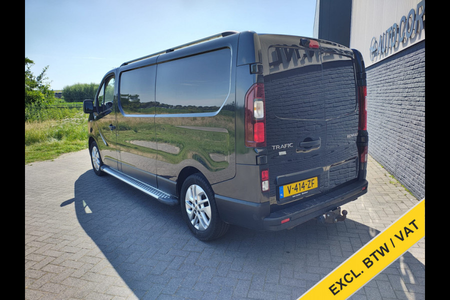 Renault Trafic 1.6dCi 146PK T29 L2H1 3-Persoons **Motor verbruikt overmatig olie** Camera Trekhaak Airco Cruise Control Pdc Regen-Lichtsensor C Lmv Sidebars Achterklep Achterdeuren Betonplex Vloer Kasteninbouw 2.000KG Trekgewicht