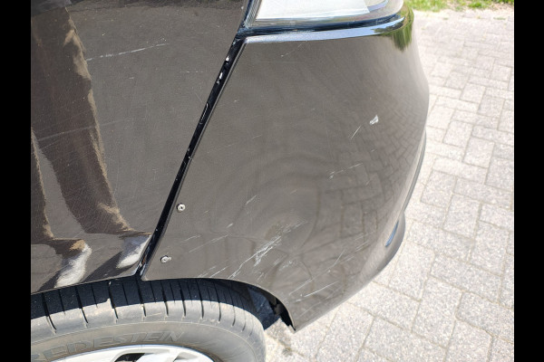 Renault Trafic 1.6dCi 146PK T29 L2H1 3-Persoons **Motor verbruikt overmatig olie** Camera Trekhaak Airco Cruise Control Pdc Regen-Lichtsensor C Lmv Sidebars Achterklep Achterdeuren Betonplex Vloer Kasteninbouw 2.000KG Trekgewicht