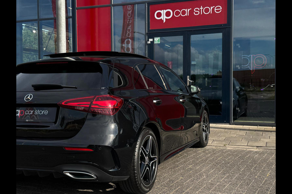 Mercedes-Benz A-Klasse 200 AMG Facelift | Panorama | Head Up | Memory Seats | Sfeer verlichting | Camera voor - achter | Carplay |