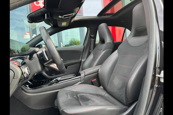 Mercedes-Benz A-Klasse 200 AMG Facelift | Panorama | Head Up | Memory Seats | Sfeer verlichting | Camera voor - achter | Carplay |