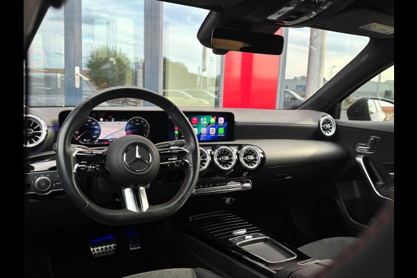 Mercedes-Benz A-Klasse 200 AMG Facelift | Panorama | Head Up | Memory Seats | Sfeer verlichting | Camera voor - achter | Carplay |