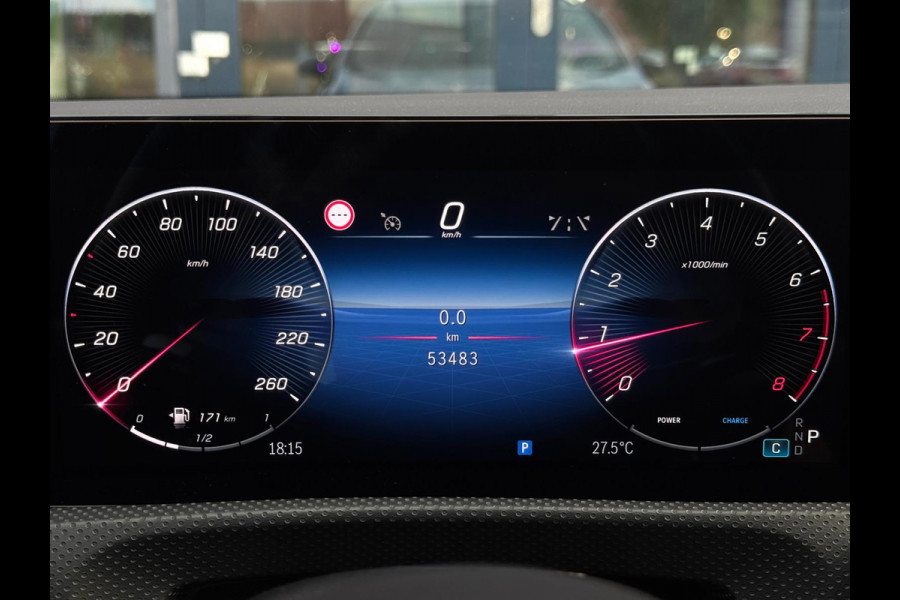 Mercedes-Benz A-Klasse 200 AMG Facelift | Panorama | Head Up | Memory Seats | Sfeer verlichting | Camera voor - achter | Carplay |