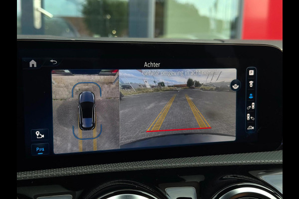 Mercedes-Benz A-Klasse 200 AMG Facelift | Panorama | Head Up | Memory Seats | Sfeer verlichting | Camera voor - achter | Carplay |