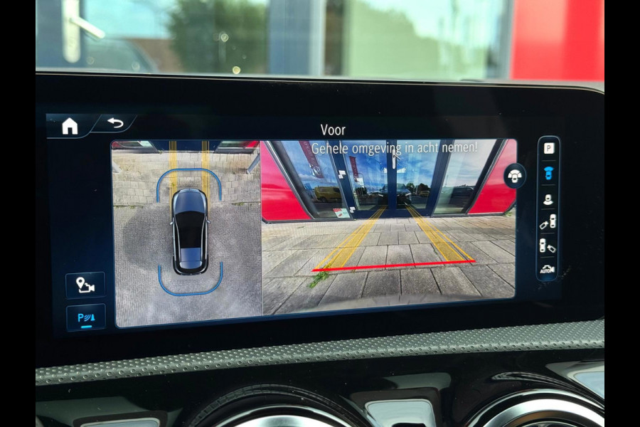 Mercedes-Benz A-Klasse 200 AMG Facelift | Panorama | Head Up | Memory Seats | Sfeer verlichting | Camera voor - achter | Carplay |