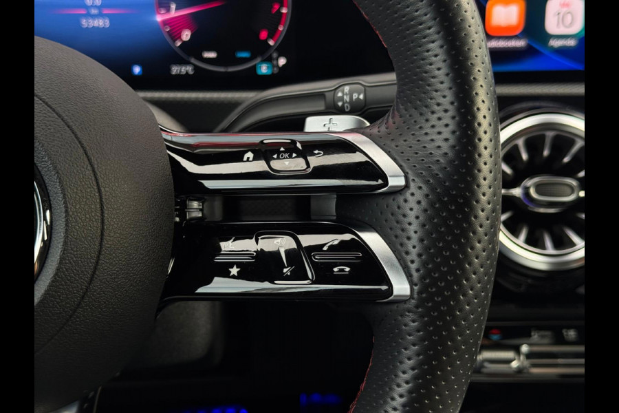 Mercedes-Benz A-Klasse 200 AMG Facelift | Panorama | Head Up | Memory Seats | Sfeer verlichting | Camera voor - achter | Carplay |