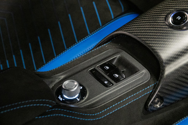 Maserati MC20 3.0 V6 *Full Carbon / Keramische Remmen / Lift-Systeem / Alcantara / Bianco Audace / E-LSD*