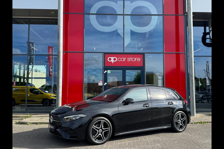 Mercedes-Benz A-Klasse 200 AMG Facelift | Panorama | Head Up | Memory Seats | Sfeer verlichting | Camera voor - achter | Carplay |