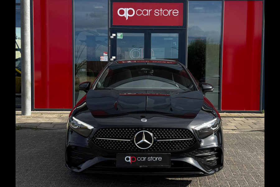 Mercedes-Benz A-Klasse 200 AMG Facelift | Panorama | Head Up | Memory Seats | Sfeer verlichting | Camera voor - achter | Carplay |