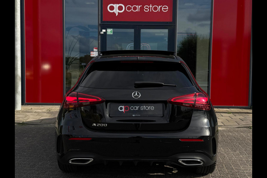 Mercedes-Benz A-Klasse 200 AMG Facelift | Panorama | Head Up | Memory Seats | Sfeer verlichting | Camera voor - achter | Carplay |